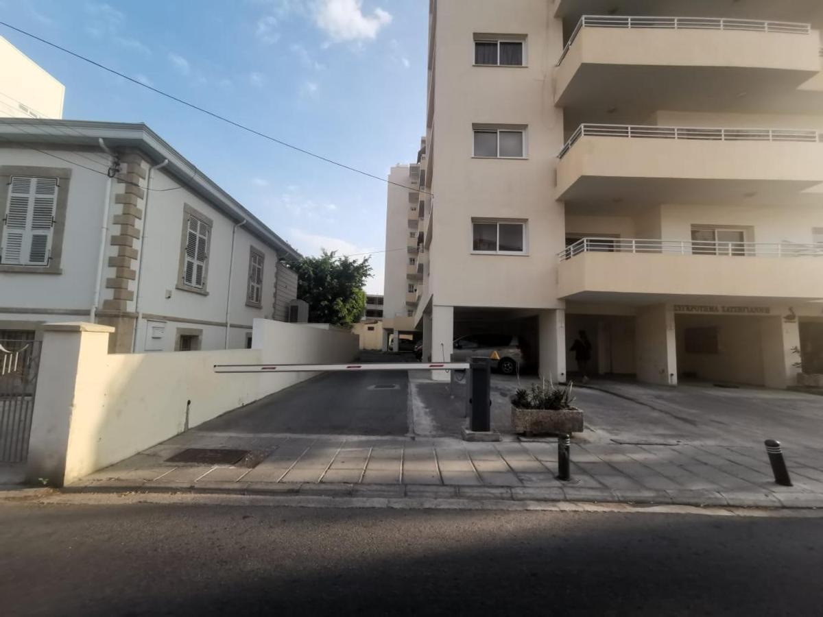 Sunny 2 Bedroom Larnaca Center Exterior foto