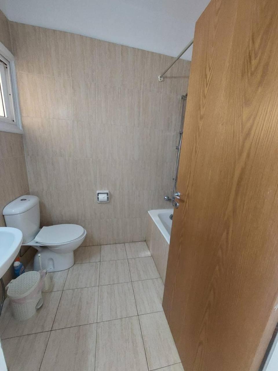 Sunny 2 Bedroom Larnaca Center Exterior foto